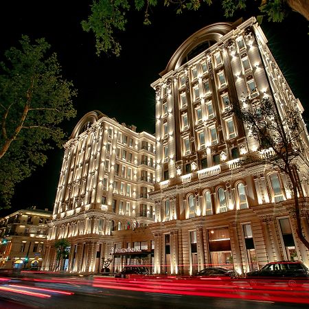 巴库洲际酒店 外观 照片 The hotel at night